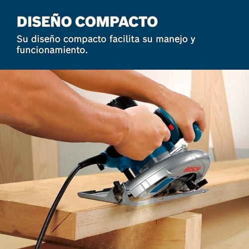 Sierra circular compacta en uso sobre madera.