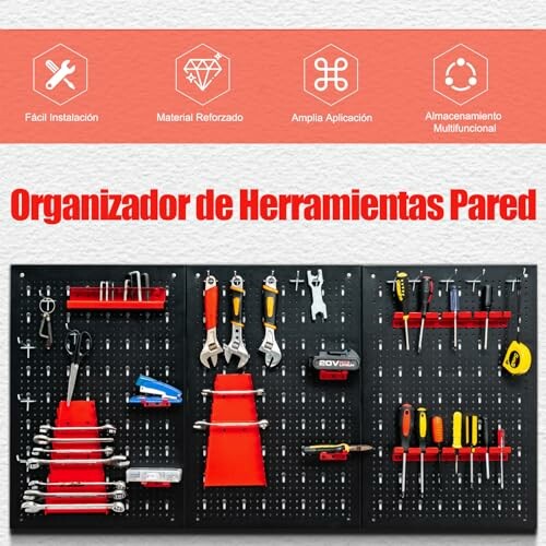 Panel organizador de herramientas en la pared con diversas herramientas.